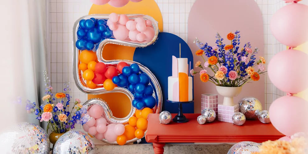 Zo maak je de cijfer ballon frames van PartyDeco