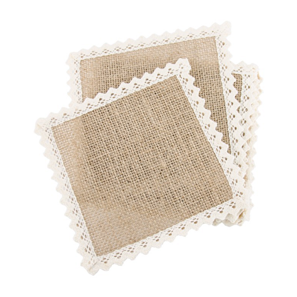 Jute servetten met een witte, kanten rand