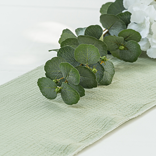 saliegroene katoenen tafelloper met kunstbloemen
