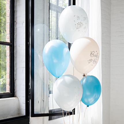 blauwe, creme en grijze ballonnen met de tekst baby boy voor een babyshower jongen