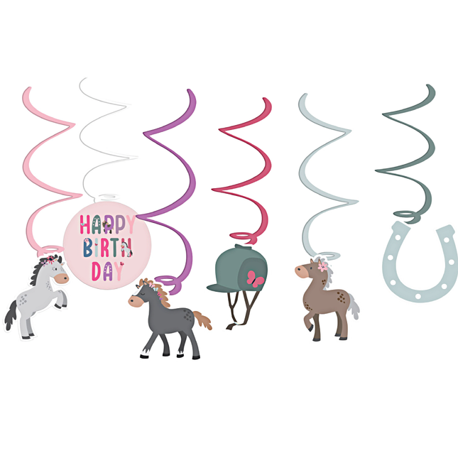 swirls in zachtroze kleur met paarden, een helm en een hoefijzer