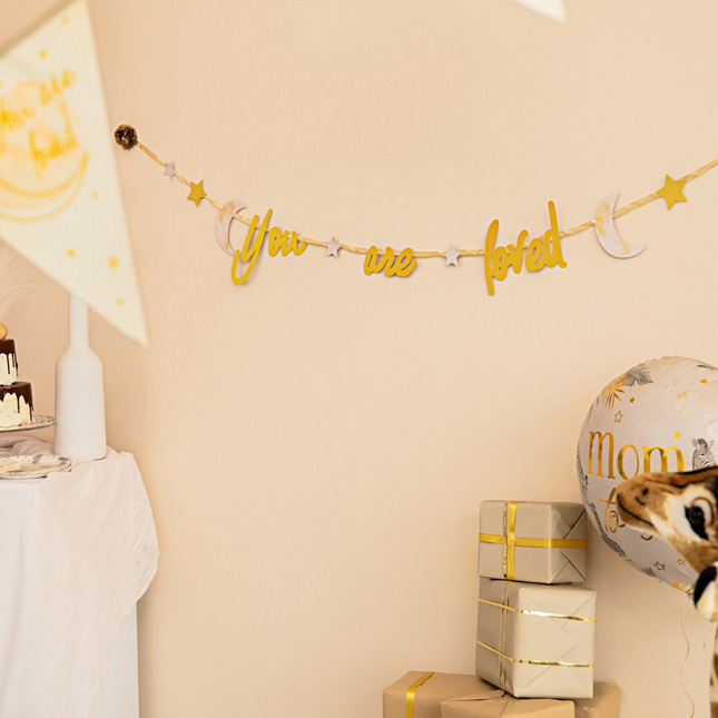 Gouden you are loved slinger voor een babyshower of geboorte feest