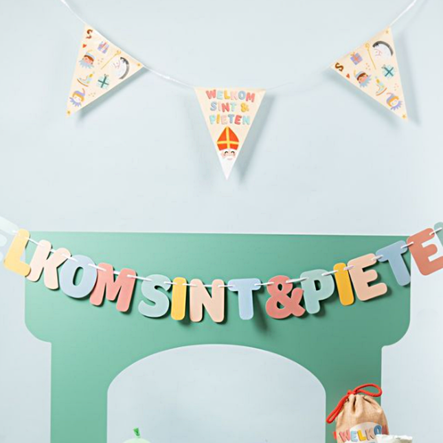 Slinger met de tekst welkom sint & pieten in pasteltinten