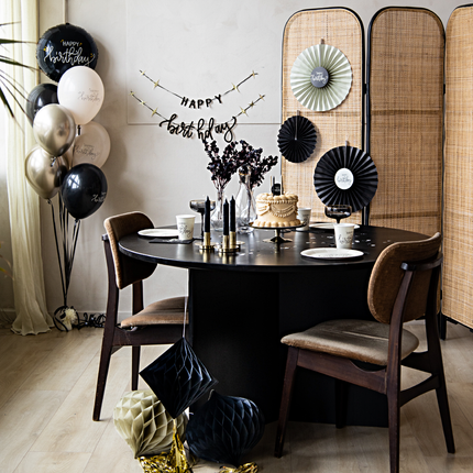 zwart met creme verjaardags versiering