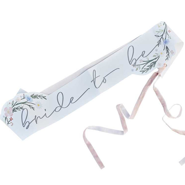 sjerp met bloemenmotief en tekst bride to be