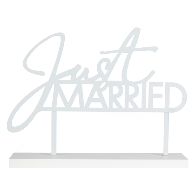 Wit metalen bord met de tekst just married