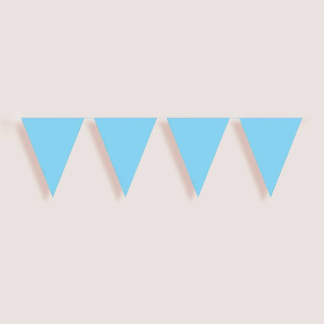 Vier blauwe vlaggetjes