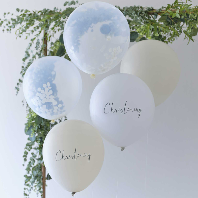 Nude kleurige, witte en doorzichte confetti ballon met het woord christening