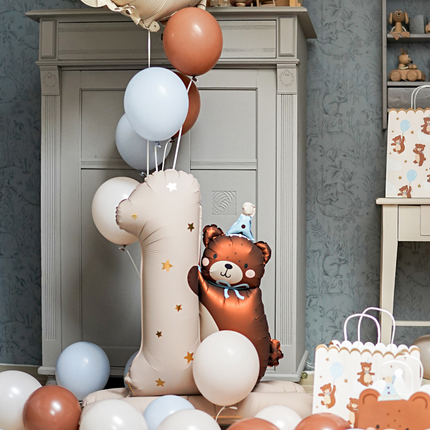 folieballon met standaard cijfer 1 cremekleurig met een bruin beertje met een blauw feesthoedje op