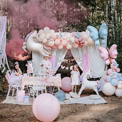 eenhoorn kinderfeestje met pastelkleuren en vrolijke eenhoorn versiering