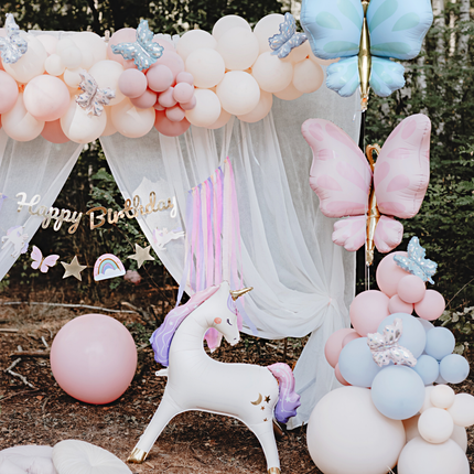 unicorn feestje met pastel en gouden versiering