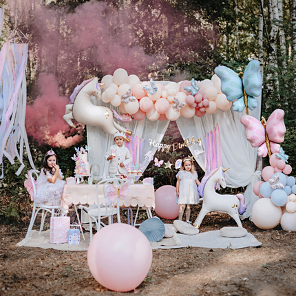 unicorn feestje met pastel en gouden versiering