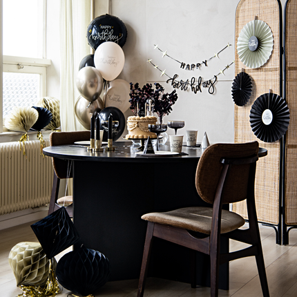 zwart met creme verjaardags versiering