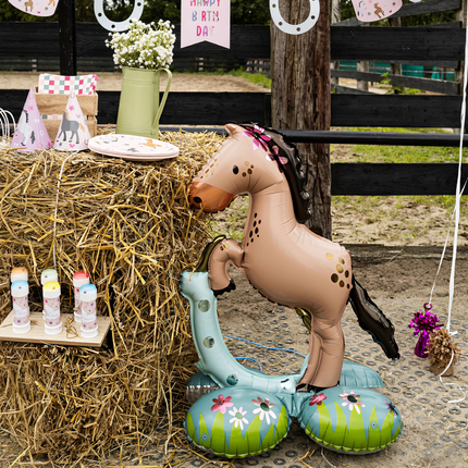 folieballon op standaard paard