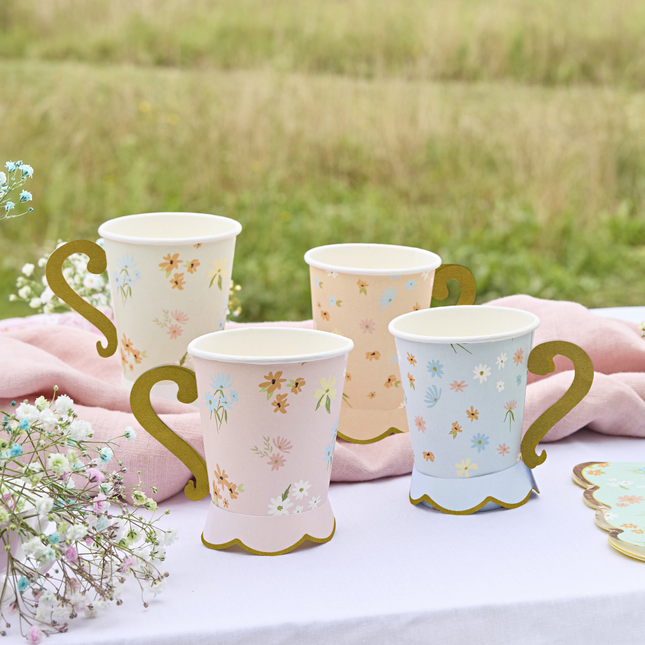 papieren theekopjes pastel bloemen