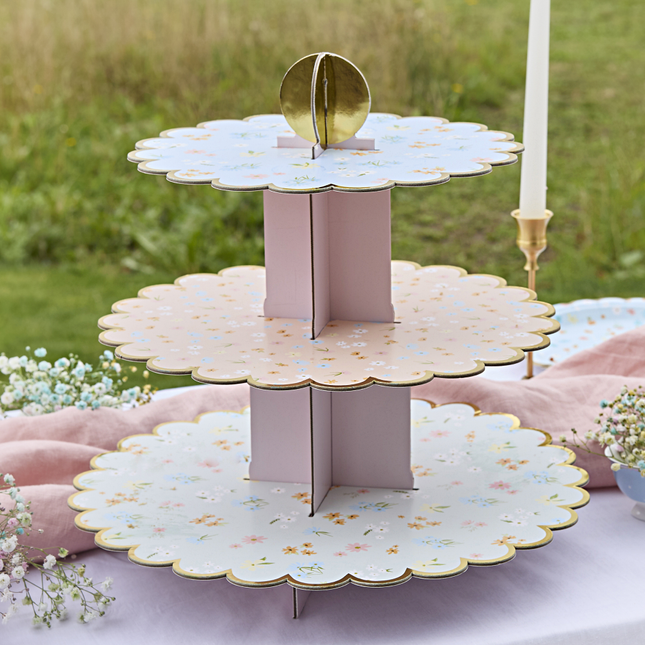 hapjes standaard met 3 lagen met pastel bloemen