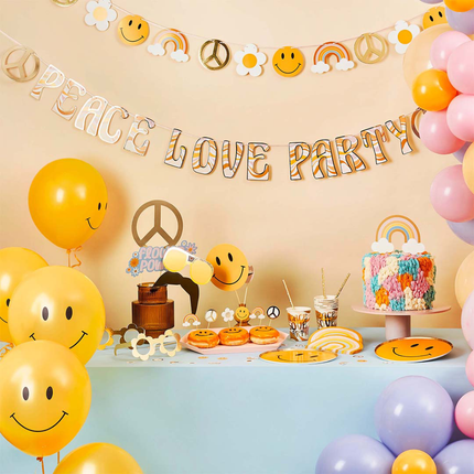 hippie versiering bij een hippie sweettable