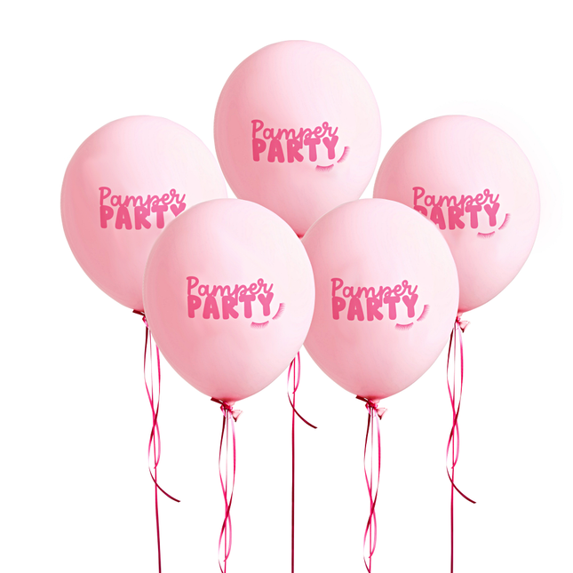 lichtroze ballonnen met roze tekst pamper party