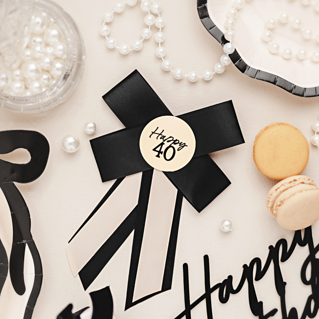 creme en zwarte strik happy 40