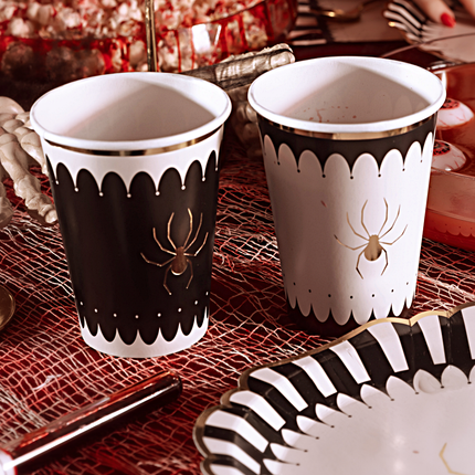 beige en zwarte bekers halloween met gouden spin