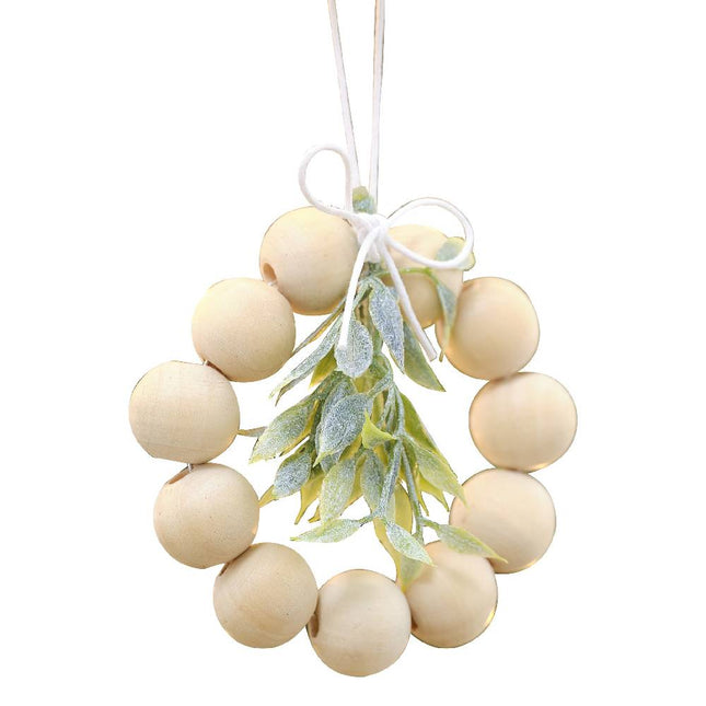 Hanger met houten kralen en een takje