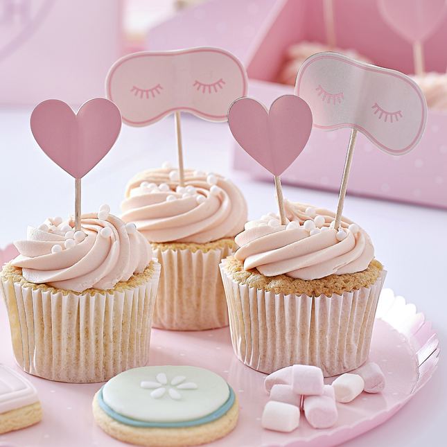 Cupcake toppers met een hartje en een maskertje met wimpers