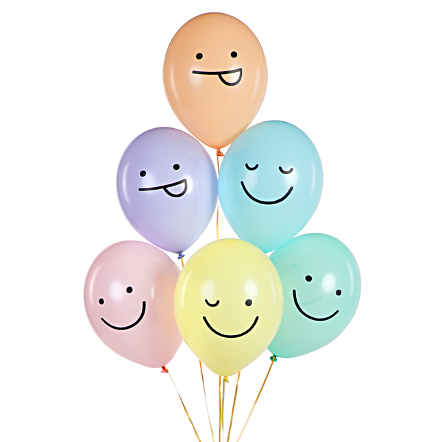 pastel ballonnen met smiley gezichtjes