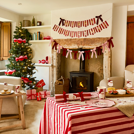 roze en rode kerstversiering