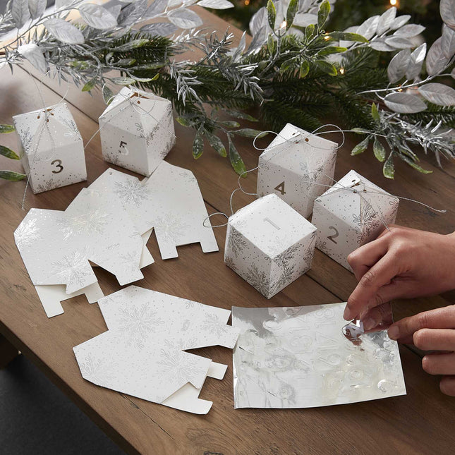 Adventkalender doosjes die je zelf in elkaar moet zetten