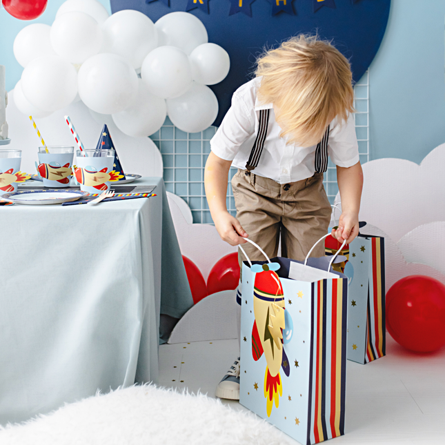 Kinderfeestje met vliegtuig thema