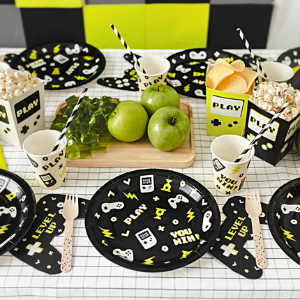 game on versiering in het zwart en groen