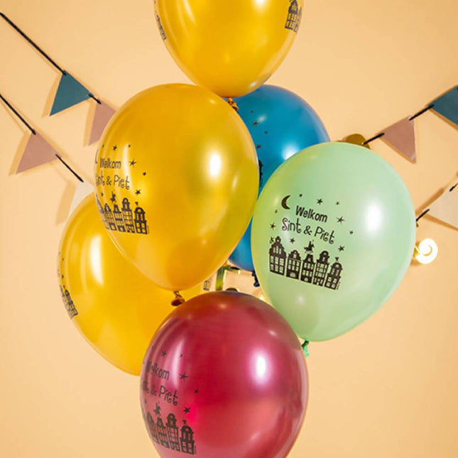 Ballonnen Sinterklaas in de kleuren geel, groen, blauw en rood