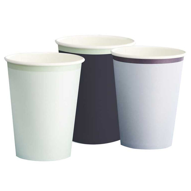 drie papieren bekers in de kleuren lichtblauw donkerblauw en mintgroen