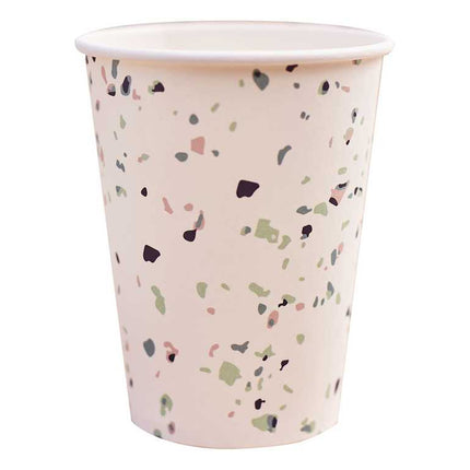 papieren beker met terrazzo look