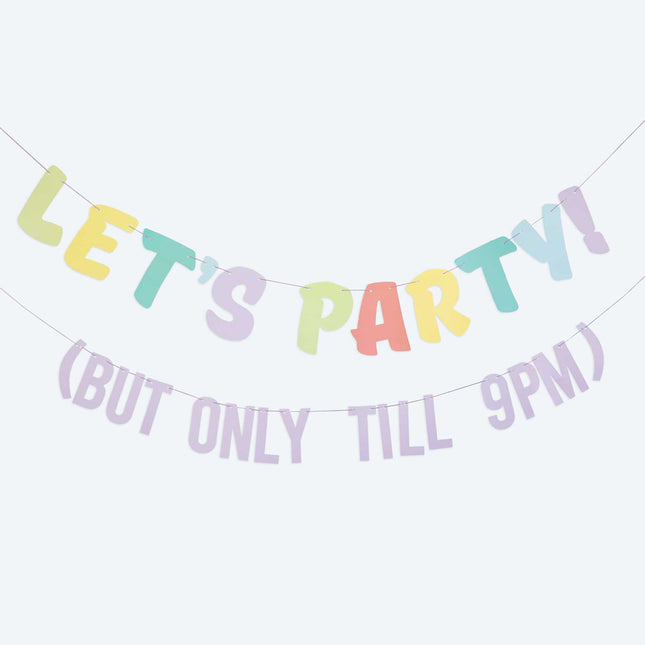 letter banner met let's party erop
