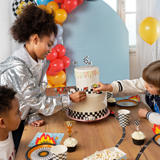 Kinderfeestje met auto en race thema