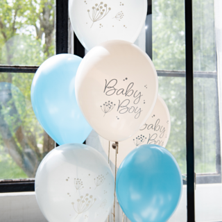 blauwe, creme en grijze ballonnen met de tekst baby boy voor een babyshower jongen