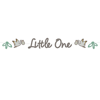 slinger met de grijze tekst little one en twee ooievaars en mintkleurige bloemen